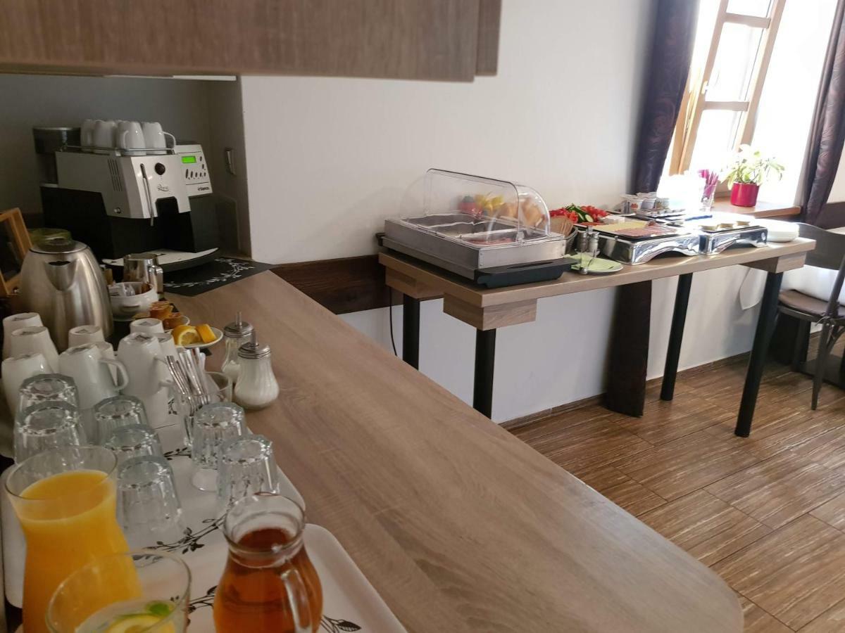 Restaurace A Penzion Bludovecek Eksteriør billede